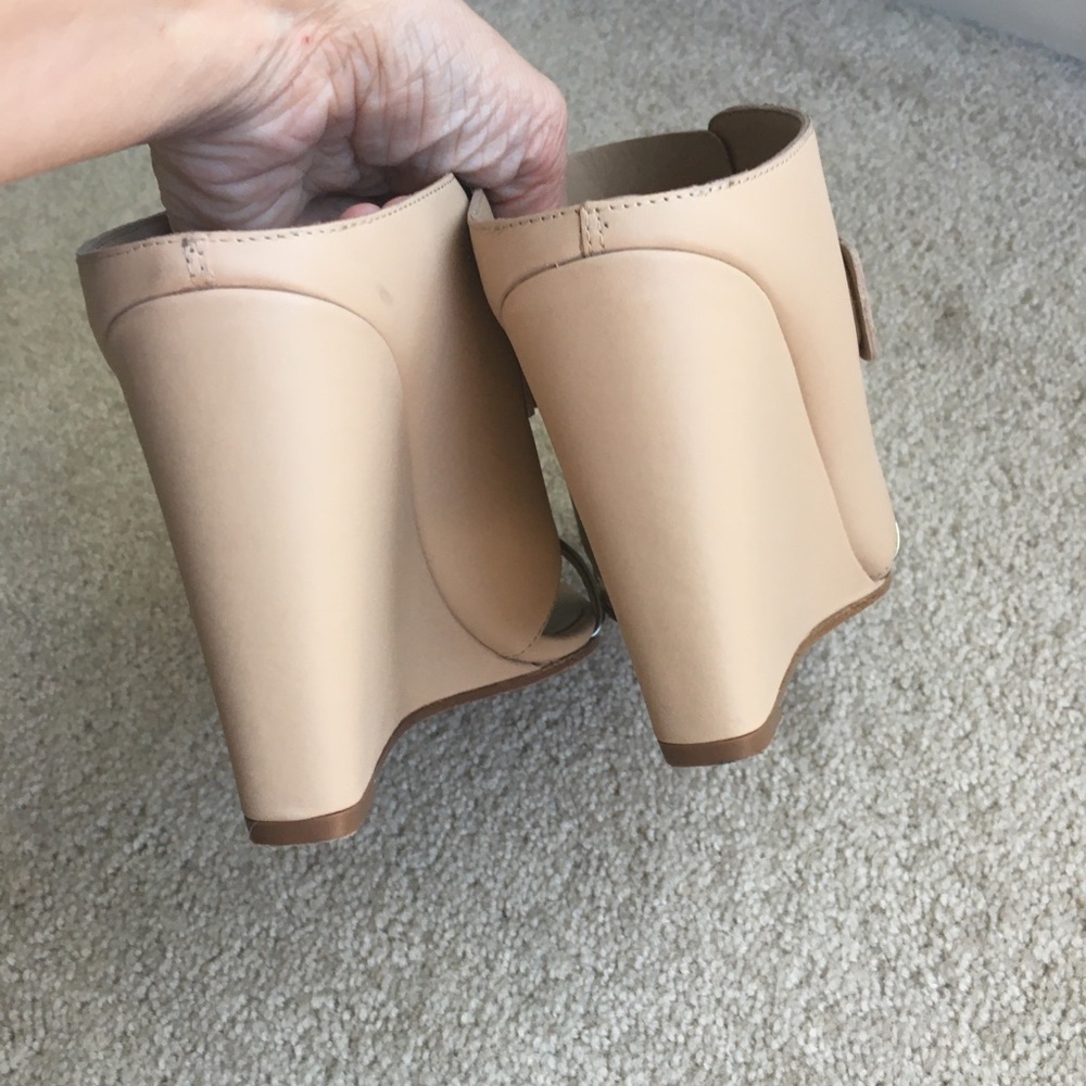 Vince Karima wedges, size 7.5 - Picture 8 of 9
